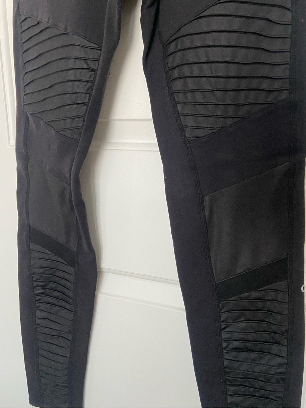Alo Yoga High-Waist Moto Leggings - Picture 4 of 4